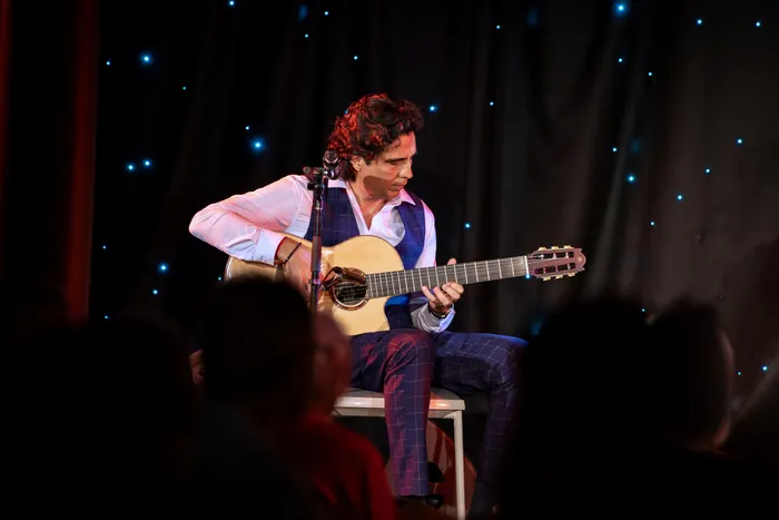 Solo, starry curtain